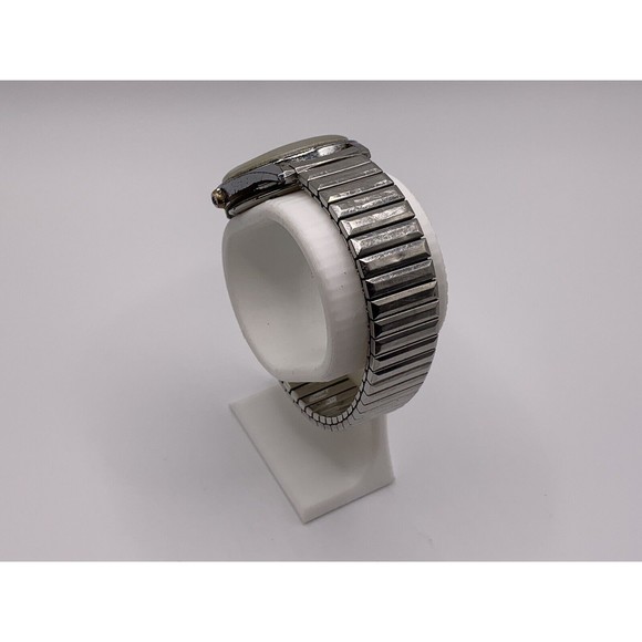 Vintage Waltham Incabloc 17 Jewels Red Second Hand For Parts Or Repair - Picture 4 of 16